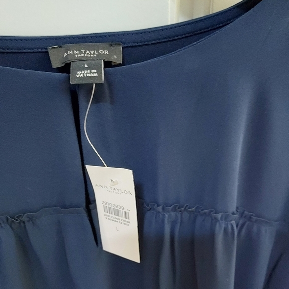 Ann Taylor Factory Size Large Navy Blue Long-sleeve Blouse - Picture 3 of 3